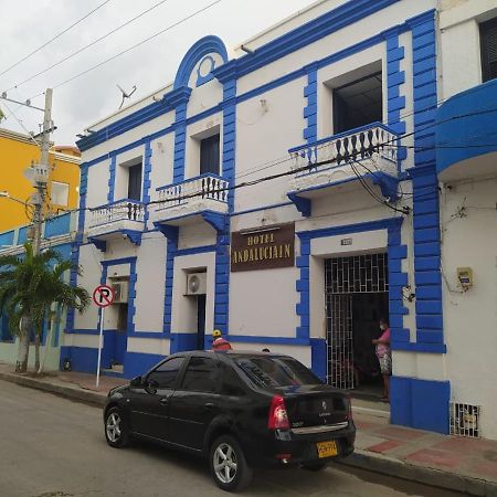 Hotel Andalucia Inn Санта Марта Екстериор снимка