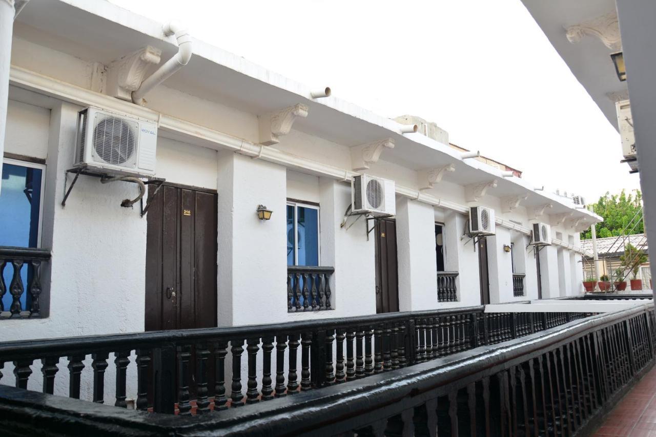 Hotel Andalucia Inn Санта Марта Екстериор снимка