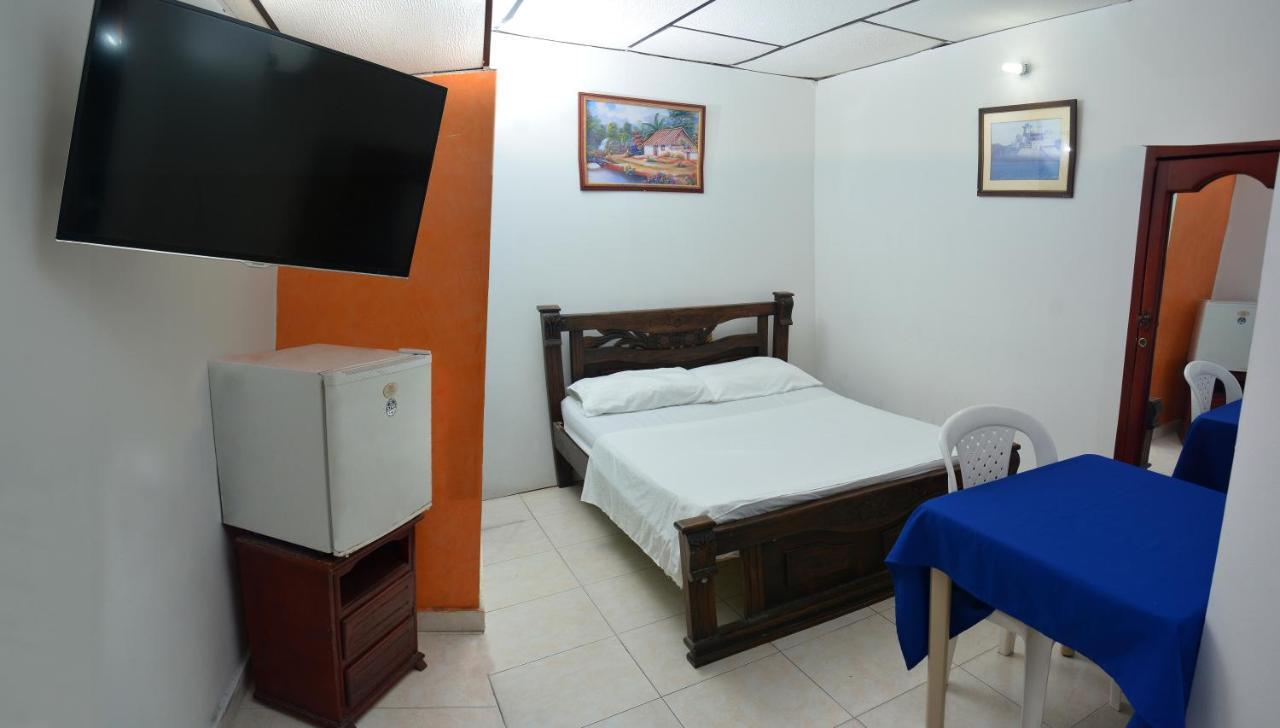 Hotel Andalucia Inn Санта Марта Екстериор снимка