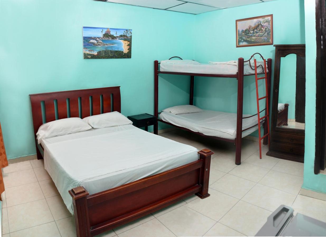Hotel Andalucia Inn Санта Марта Екстериор снимка
