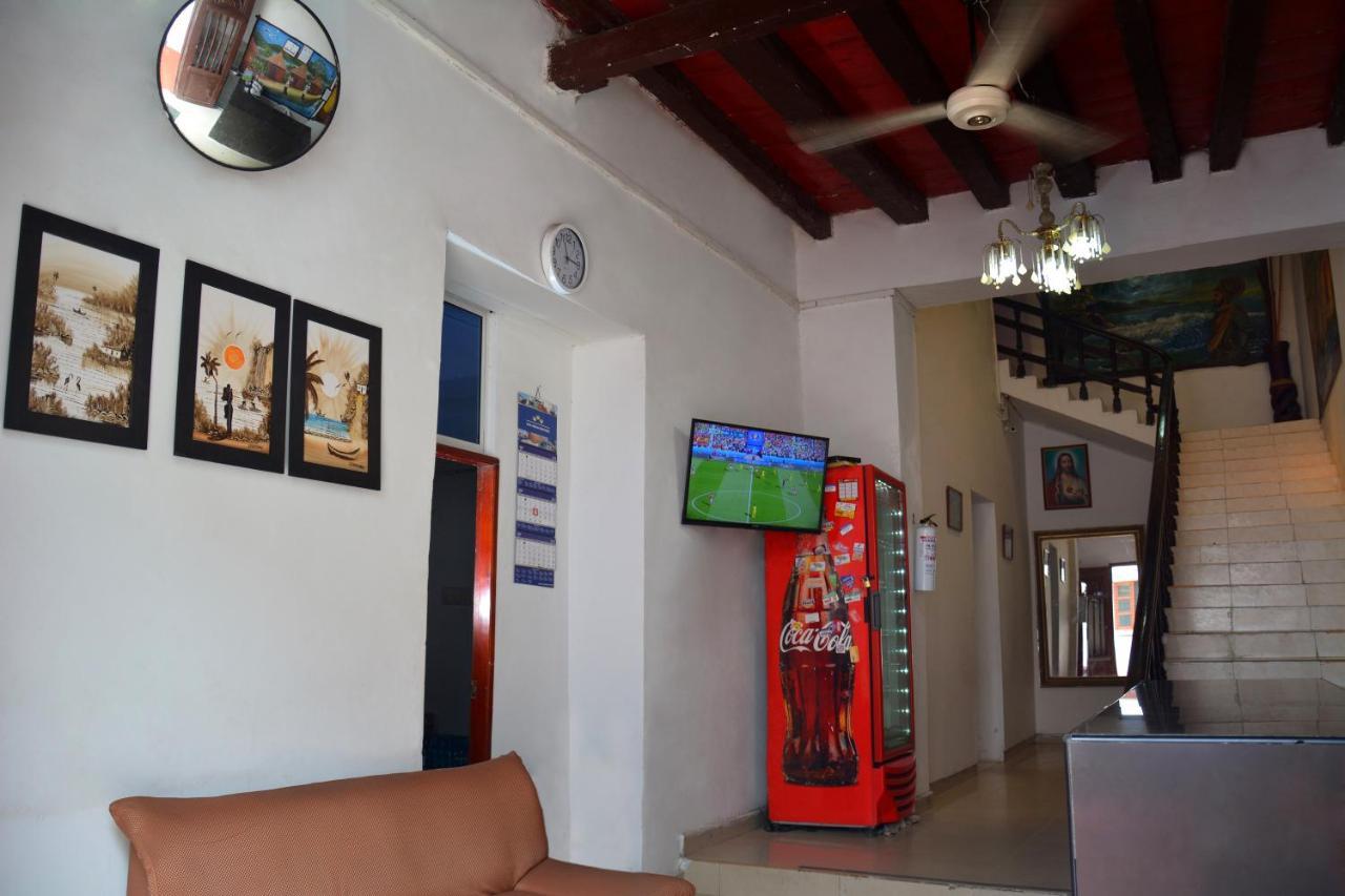 Hotel Andalucia Inn Санта Марта Екстериор снимка