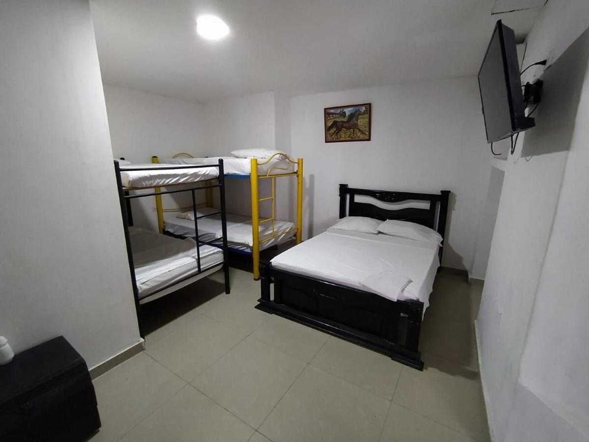 Hotel Andalucia Inn Санта Марта Екстериор снимка