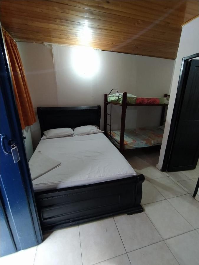 Hotel Andalucia Inn Санта Марта Екстериор снимка