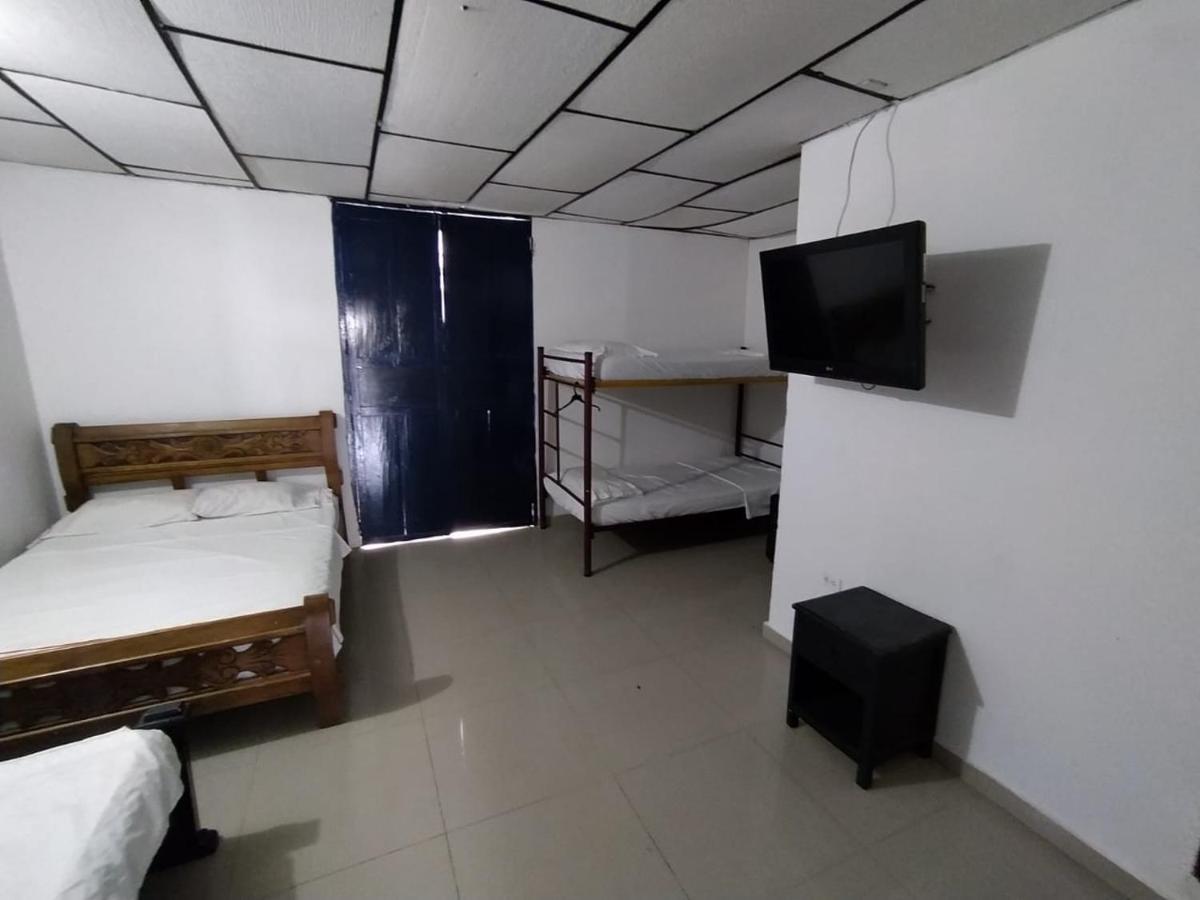 Hotel Andalucia Inn Санта Марта Екстериор снимка
