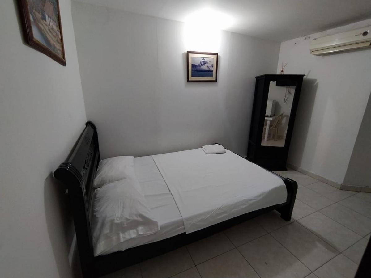 Hotel Andalucia Inn Санта Марта Екстериор снимка
