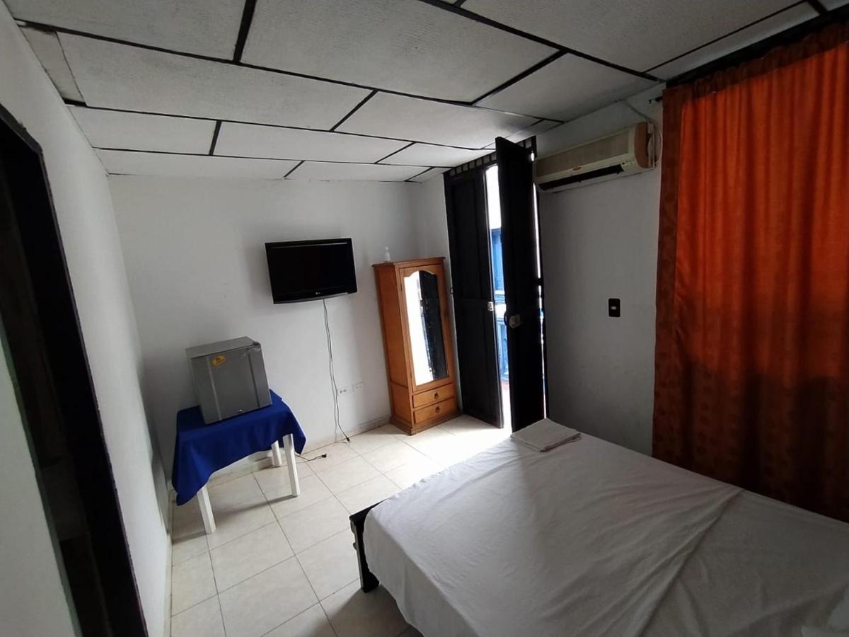 Hotel Andalucia Inn Санта Марта Екстериор снимка
